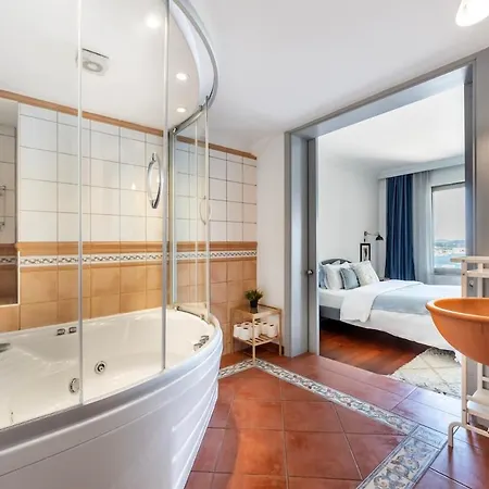 Beyond The Bosphorus #3 Appartement